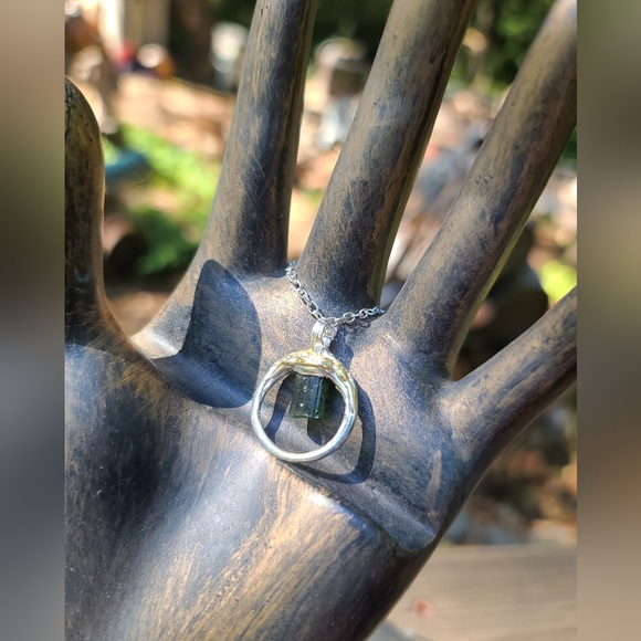 Green Tourmaline pillar sterling & gold necklace 18" - Picture 3 of 10